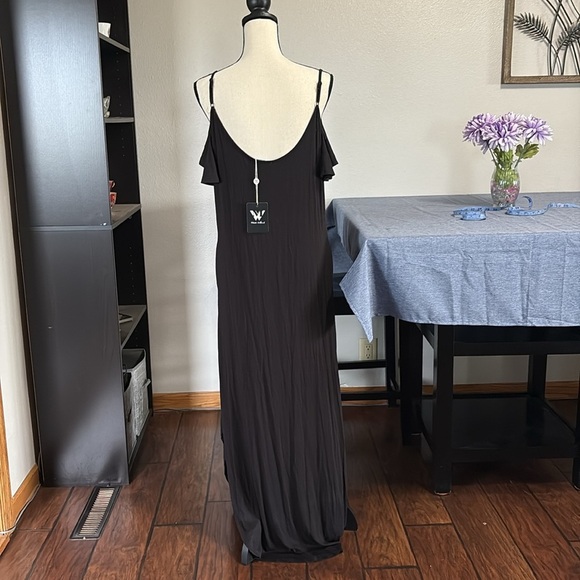 White Mark NWT Women’s XL Black Cold Shoulder Ruffle Adjustable Strap Maxi Dress - Picture 2 of 7